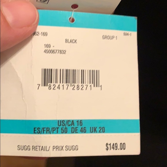 Sleeveless Black Dress - Picture 6 of 8